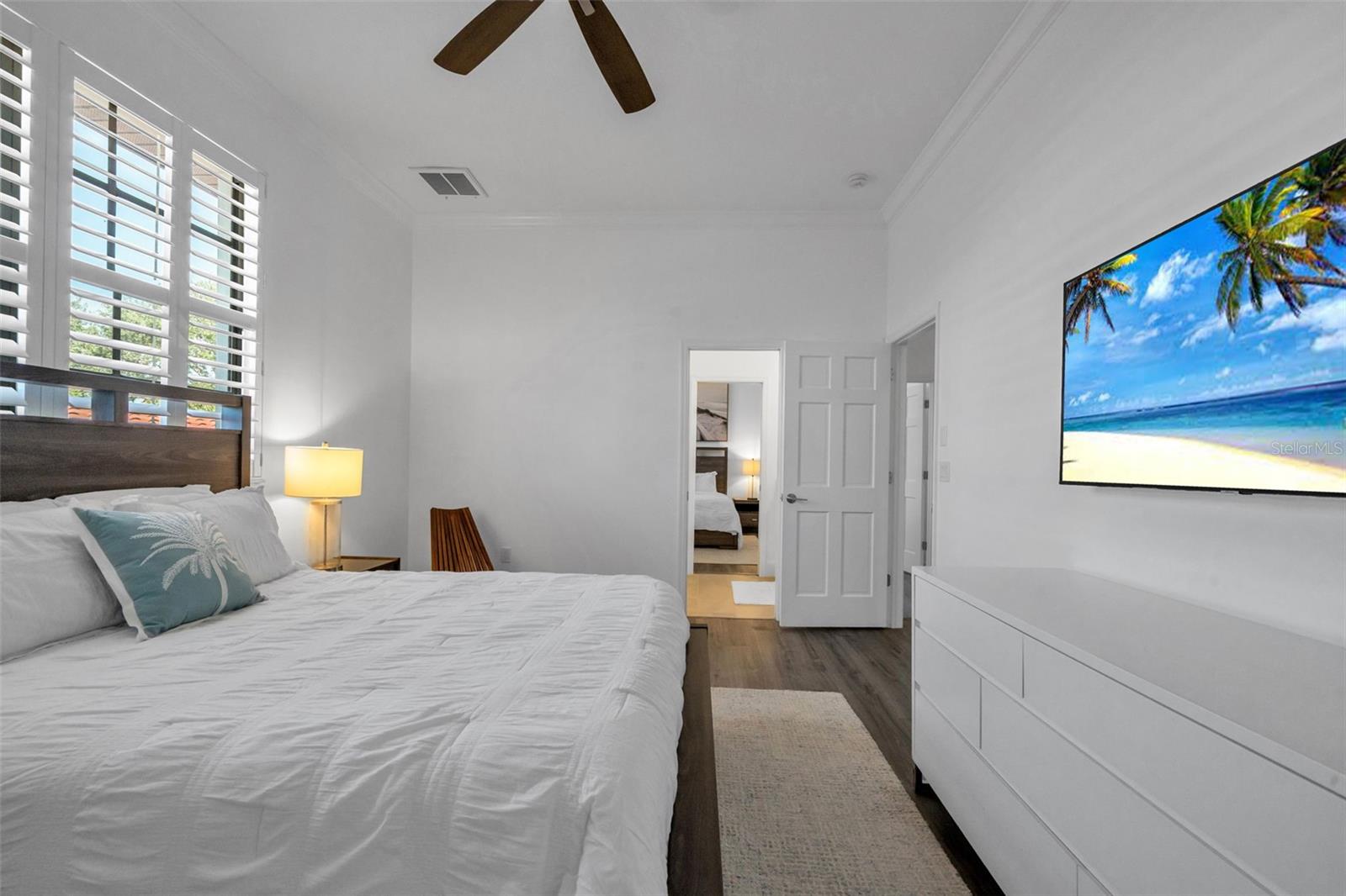 Image 15 of 34 For 112 Leeward Island