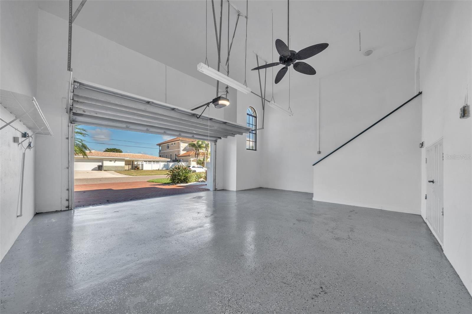 Image 19 of 34 For 112 Leeward Island