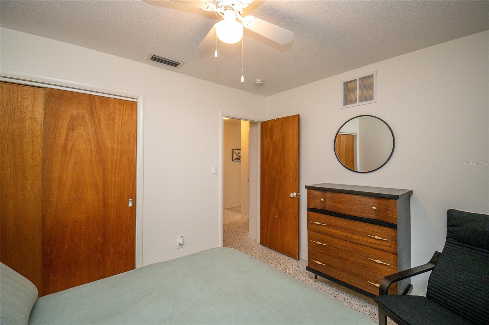 Image 6 of 11 For 723 Wilson Avenue