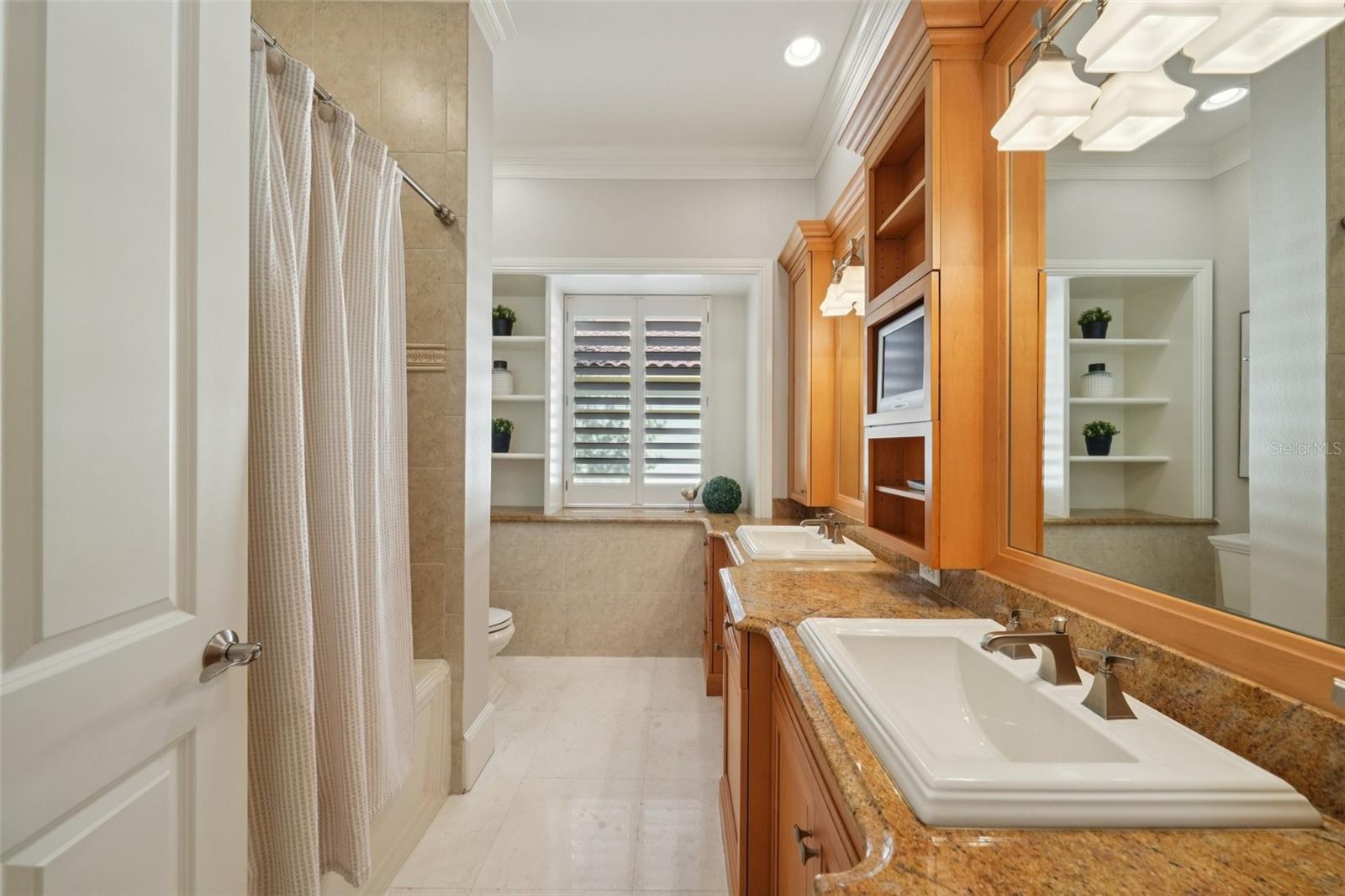 Image 44 of 82 For 7908 Foxcatcher Court