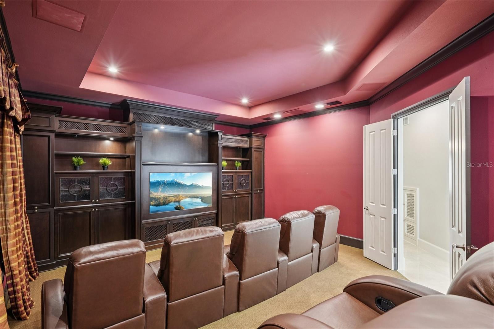 Image 52 of 82 For 7908 Foxcatcher Court