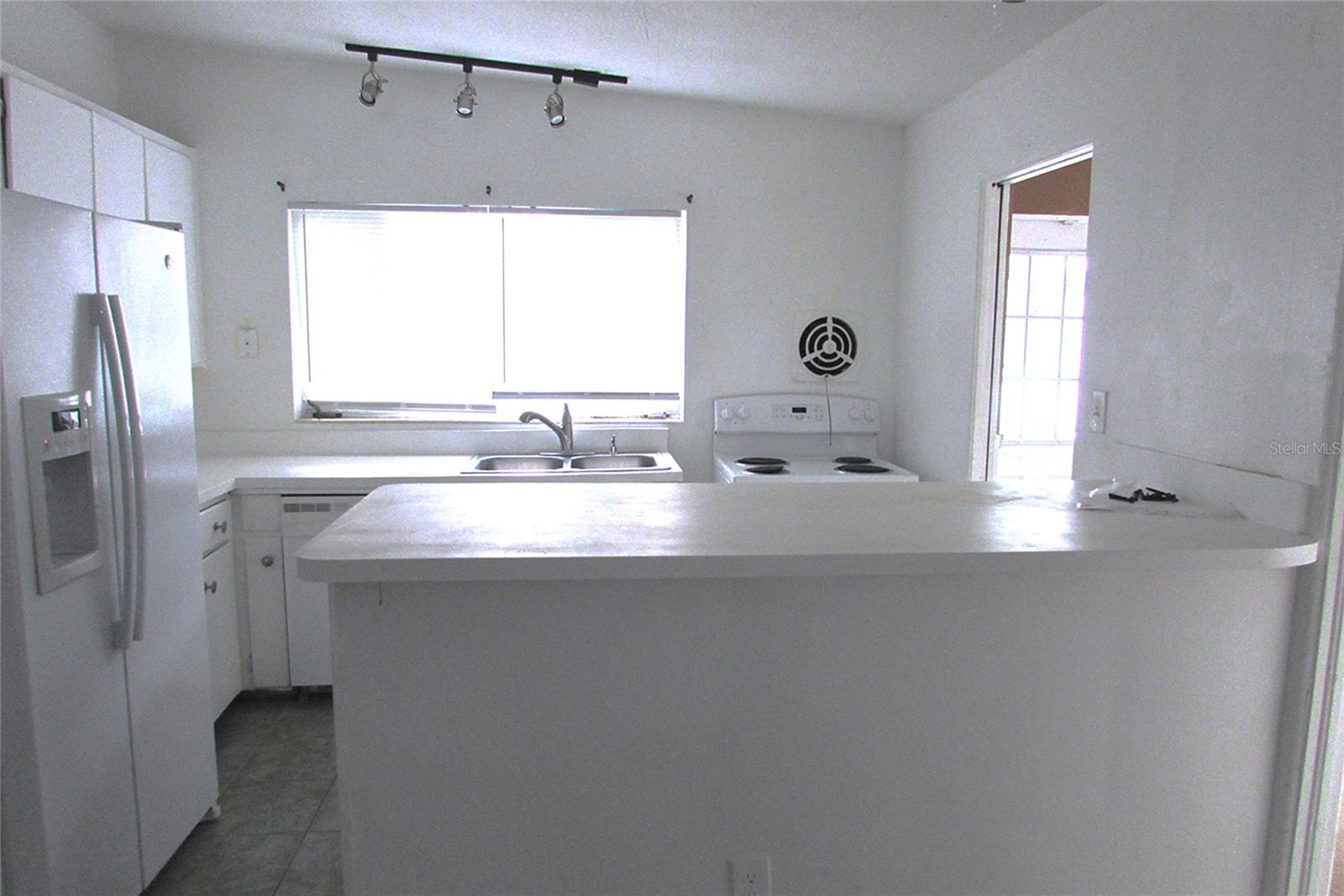 Image 4 of 14 For 550 Hartley Place