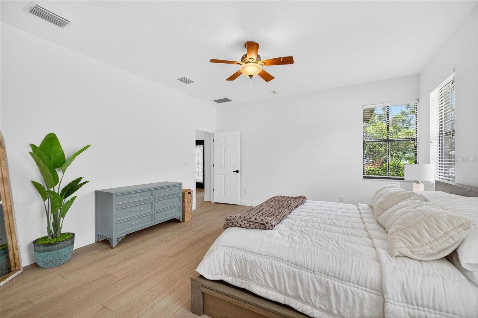 Image 43 of 82 For 6428 Barcellona Road