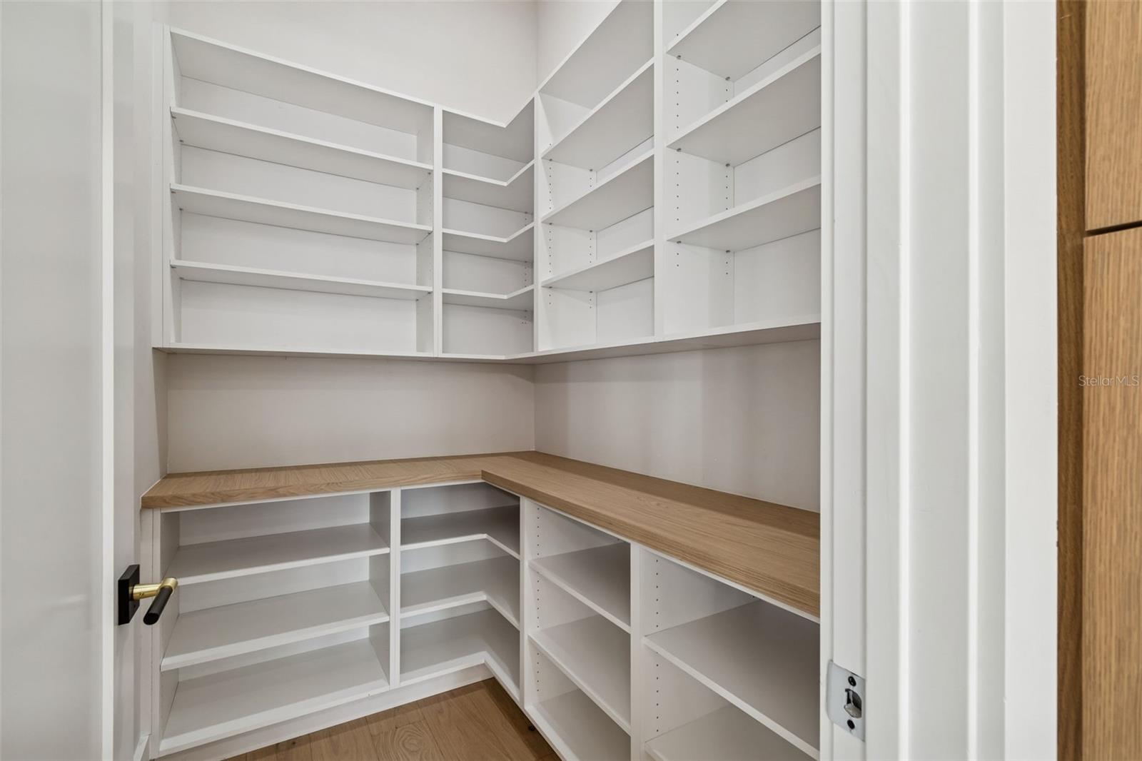 Image 20 of 45 For 810 Braddock Street