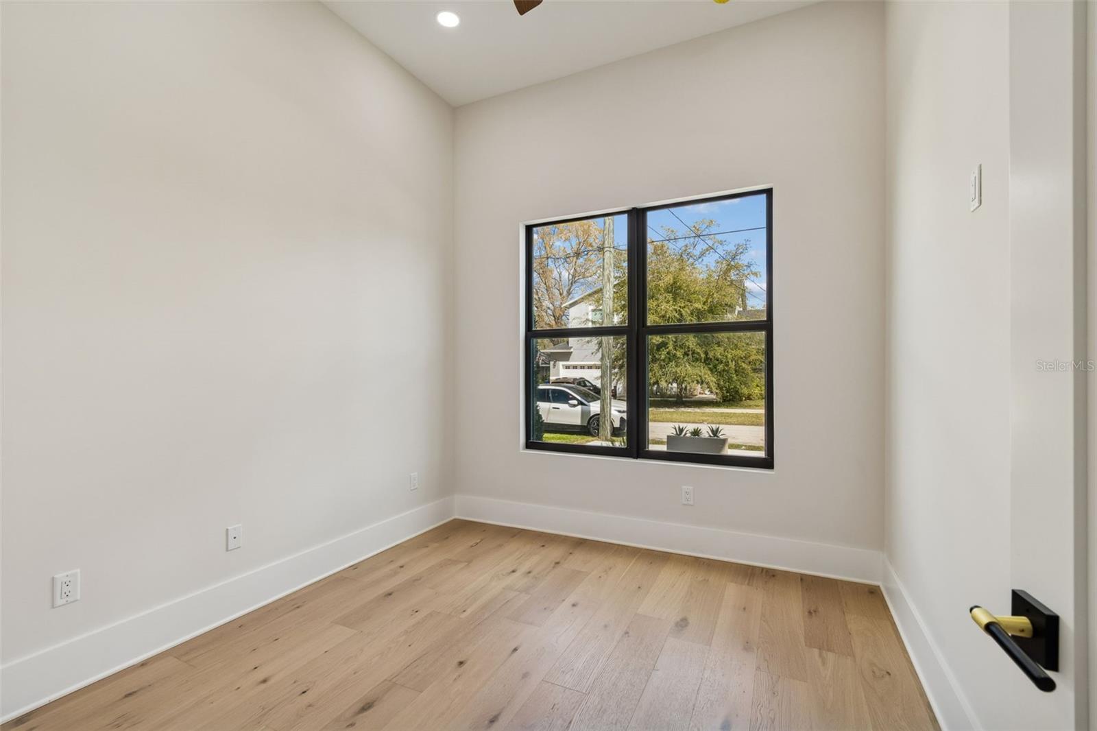 Image 7 of 45 For 810 Braddock Street