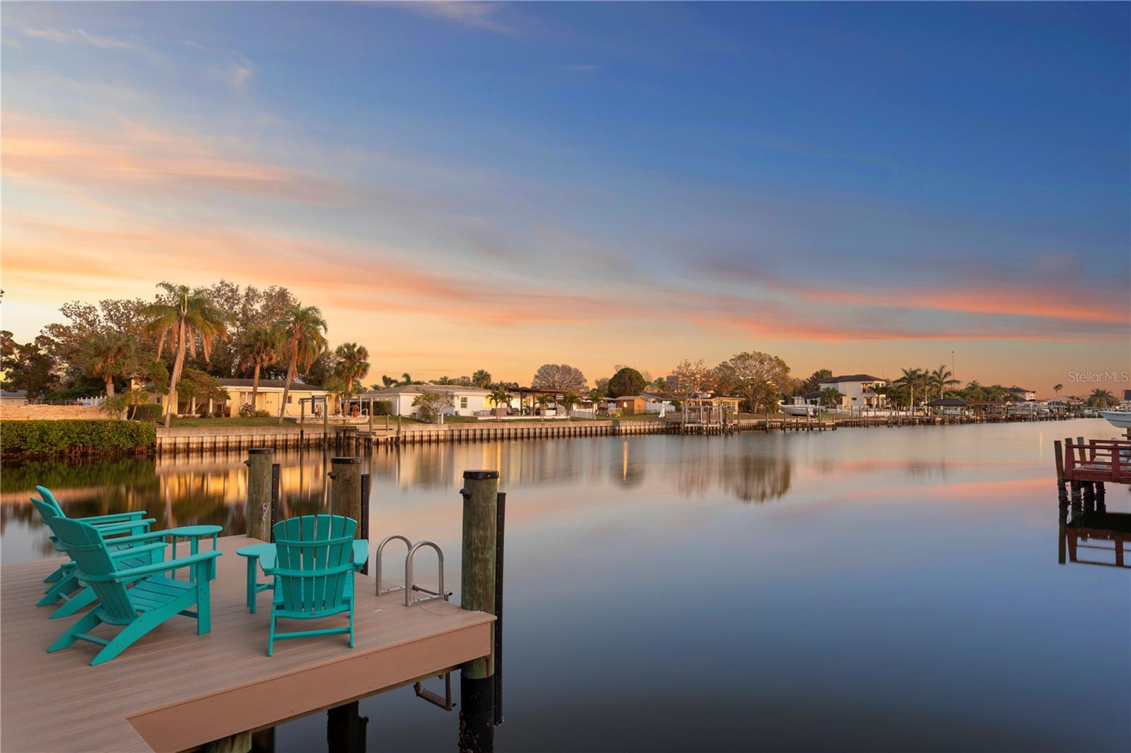 Listing photo id 44 for 3943 Fontainebleau Drive