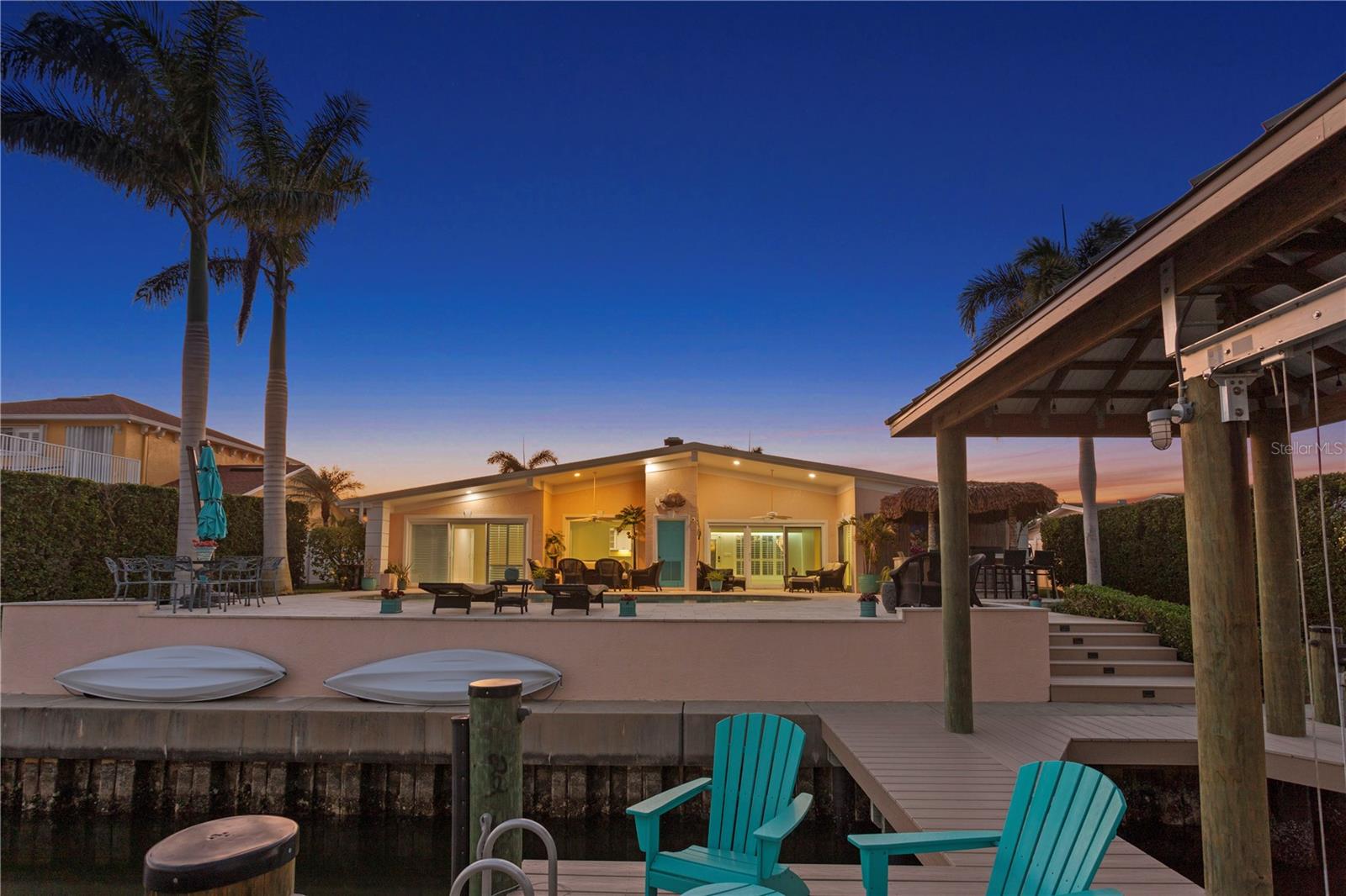 Listing photo id 46 for 3943 Fontainebleau Drive