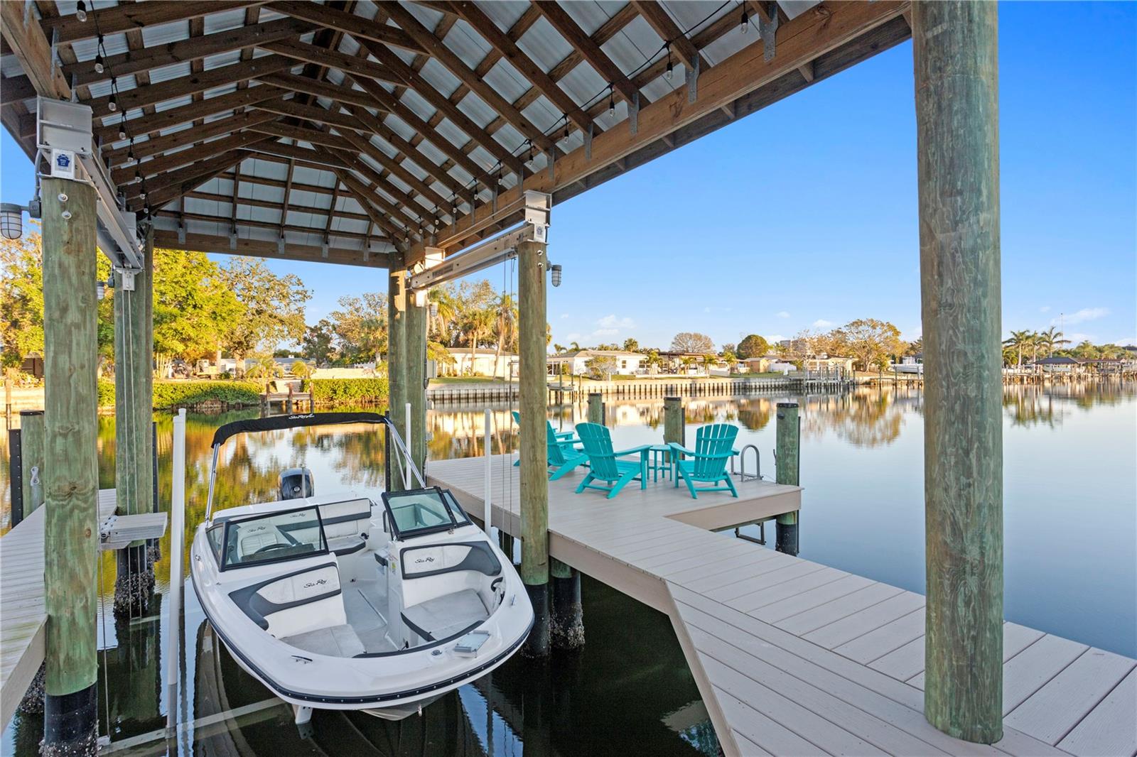 Listing photo id 55 for 3943 Fontainebleau Drive