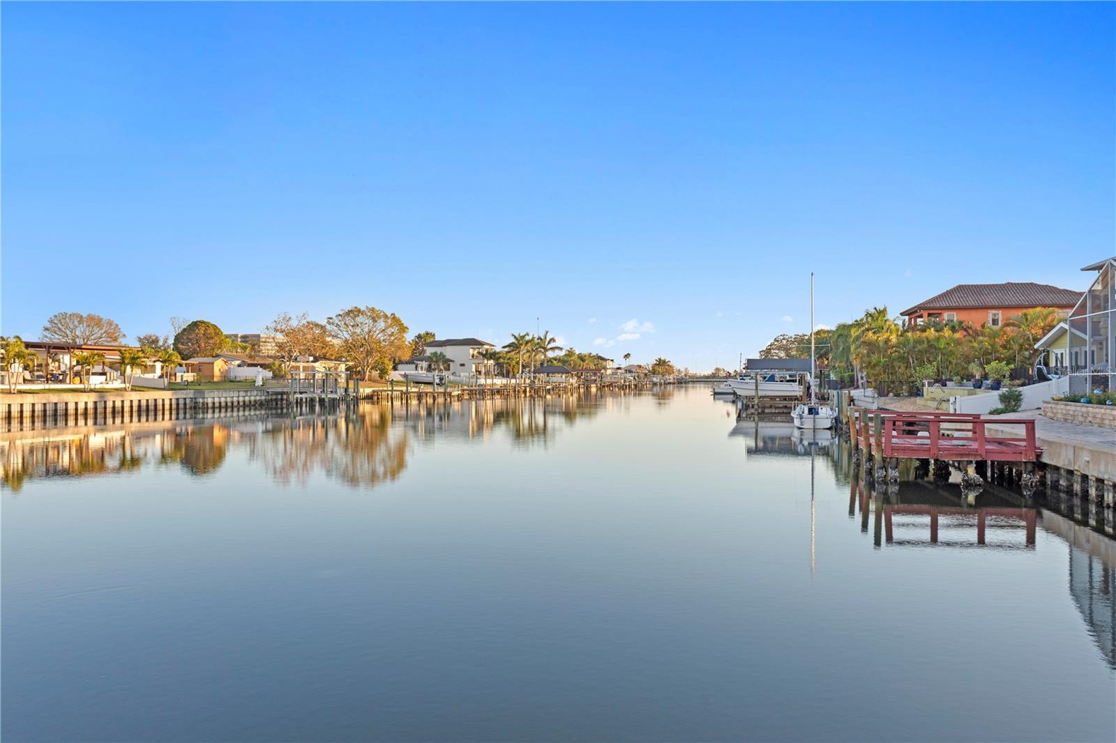 Listing photo id 56 for 3943 Fontainebleau Drive