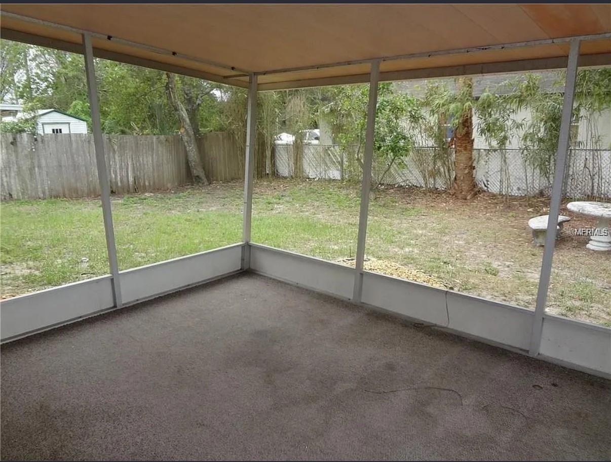 Listing photo id 8 for 6439 Polk Street