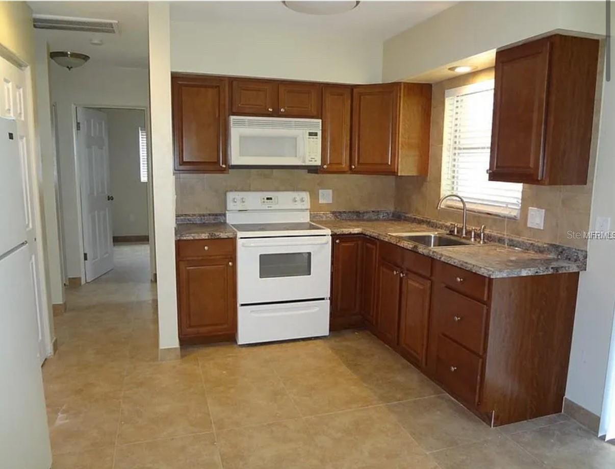 Listing photo id 0 for 6439 Polk Street