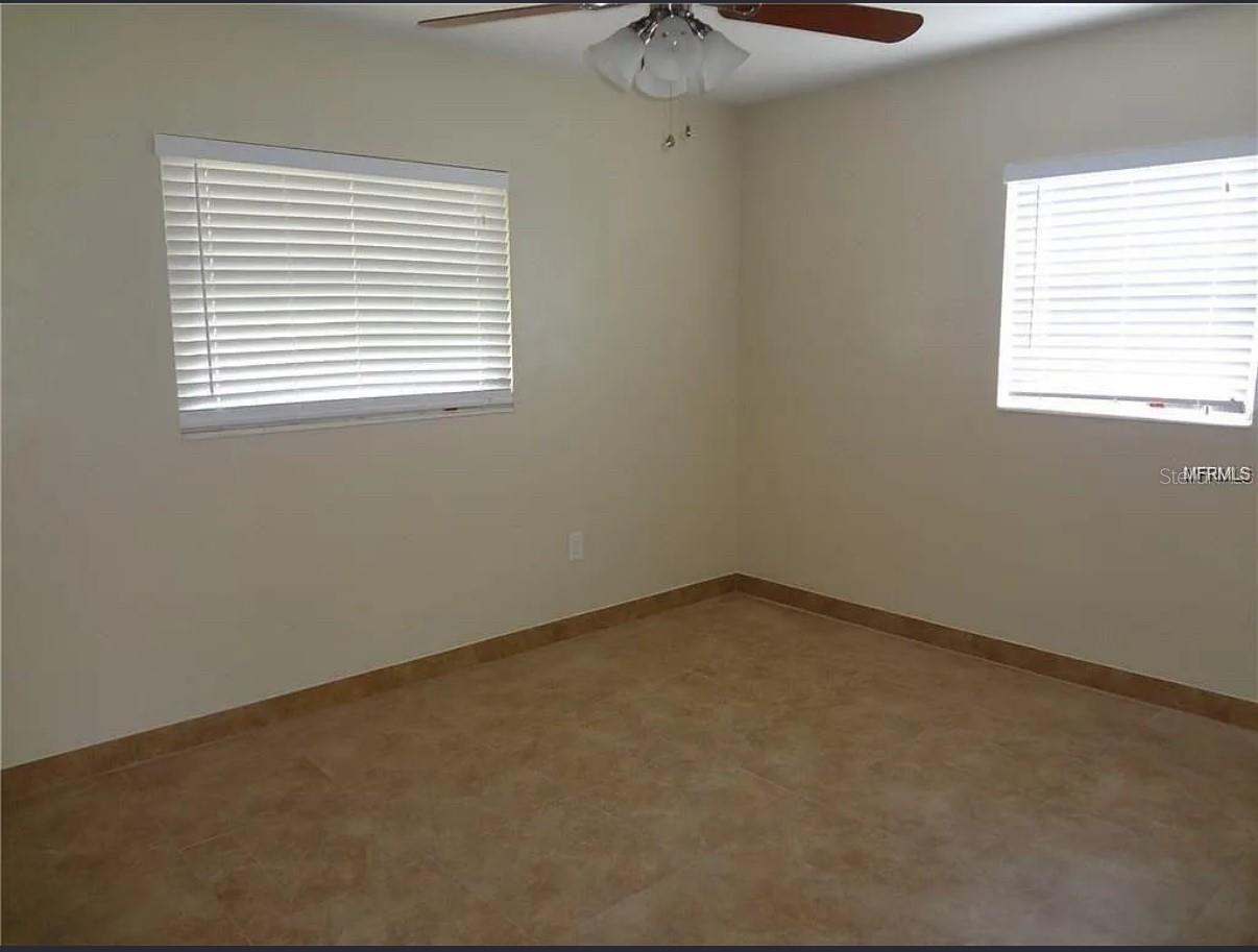 Listing photo id 5 for 6439 Polk Street