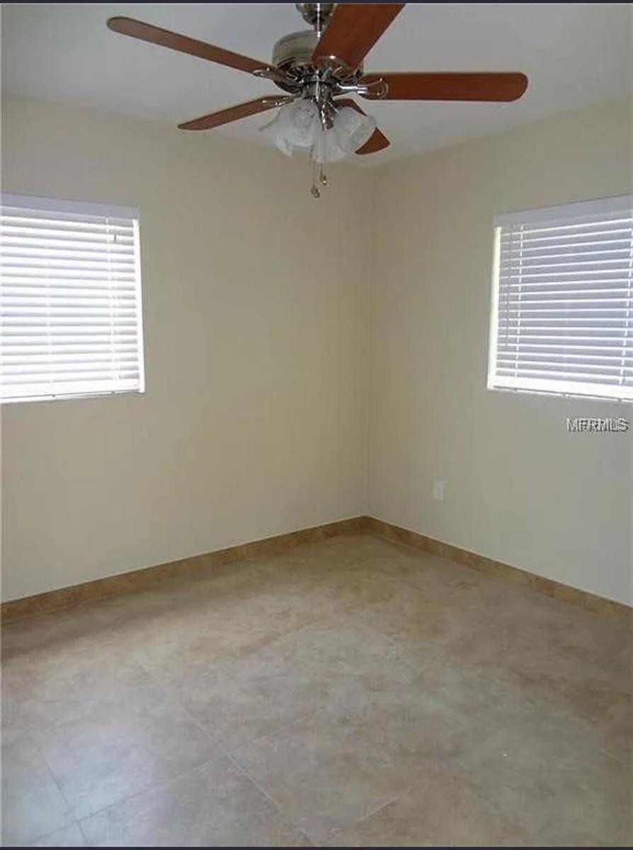 Listing photo id 7 for 6439 Polk Street