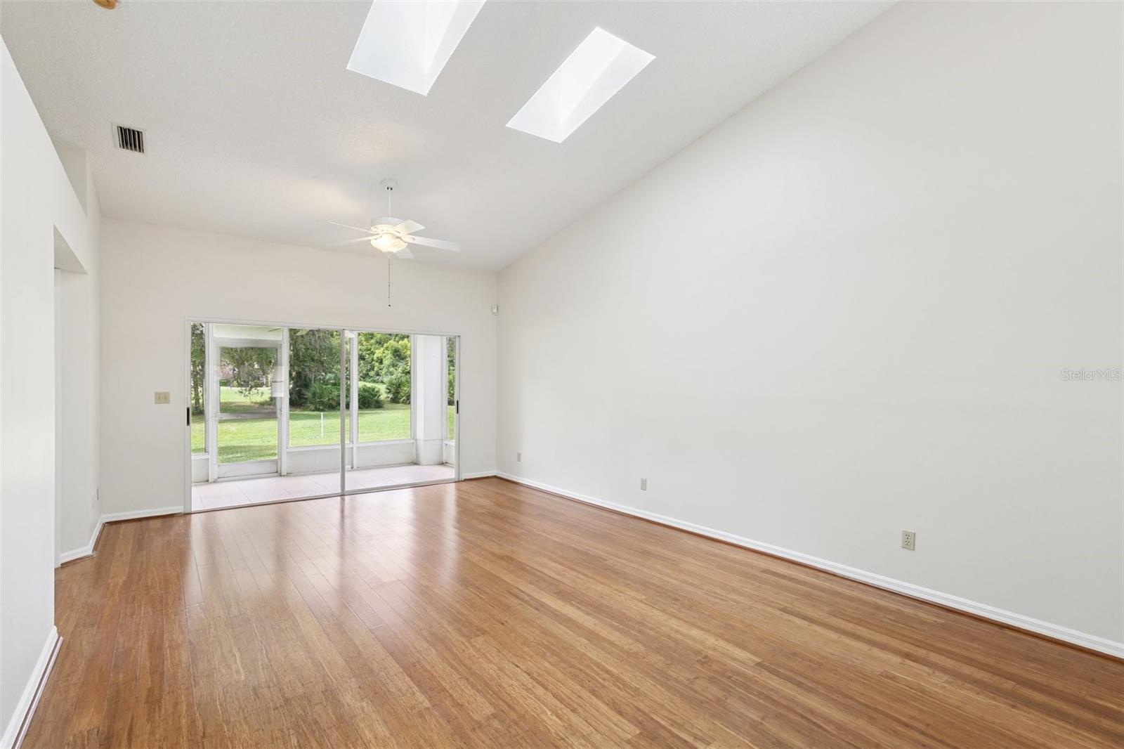 Image 7 of 29 For 5215 Lochmead Terrace