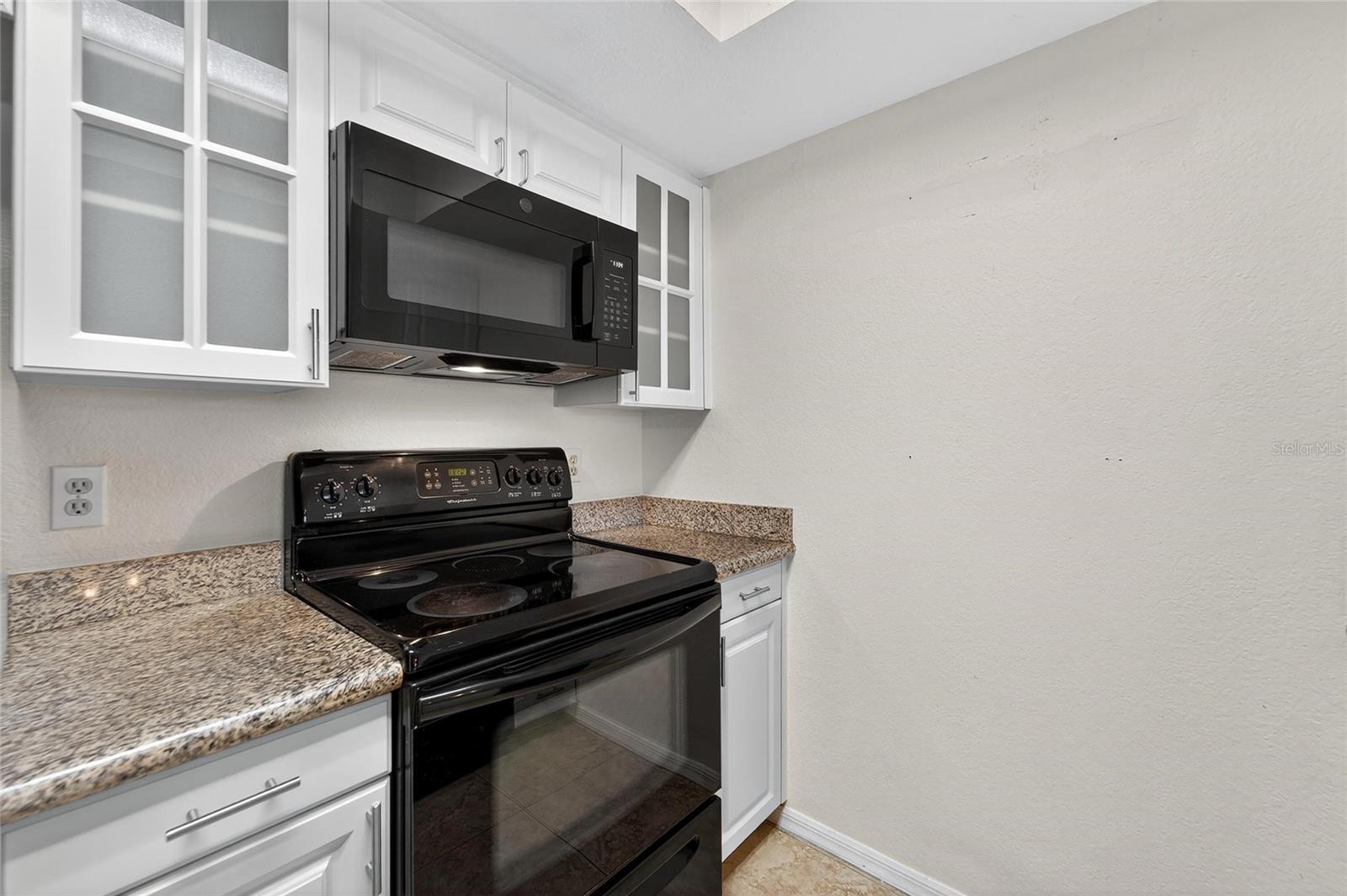 Image 18 of 58 For 9558 Tara Cay Court 21