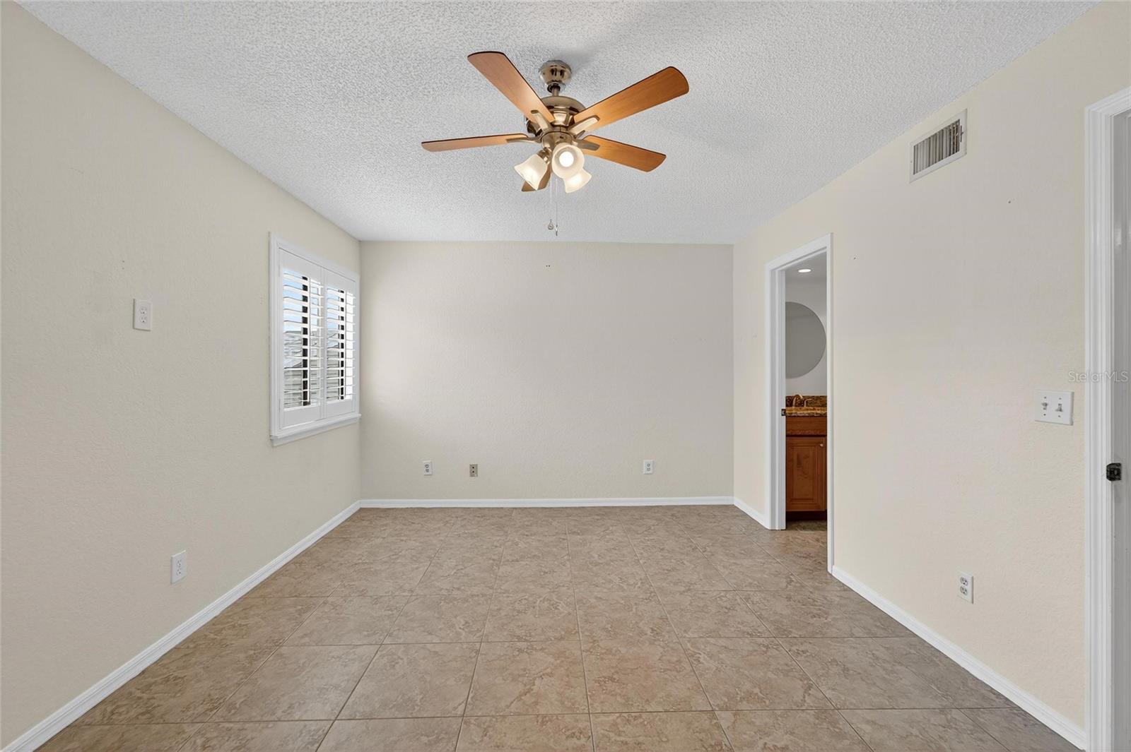 Image 22 of 58 For 9558 Tara Cay Court 21