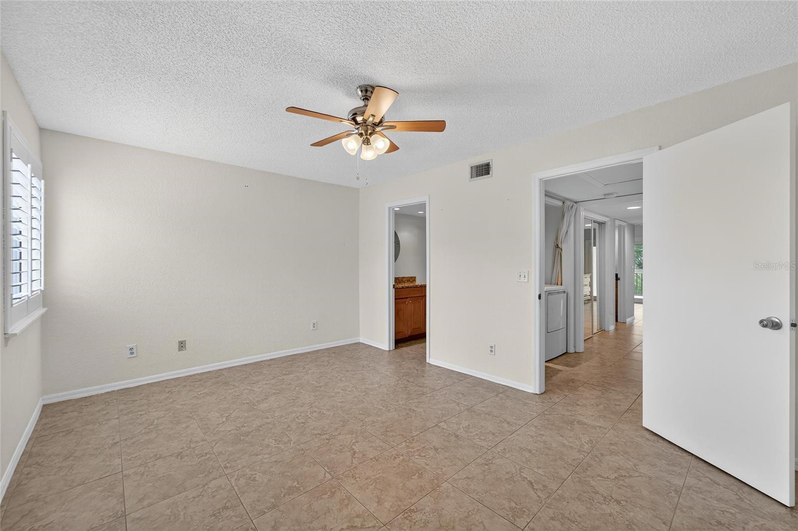 Image 23 of 58 For 9558 Tara Cay Court 21