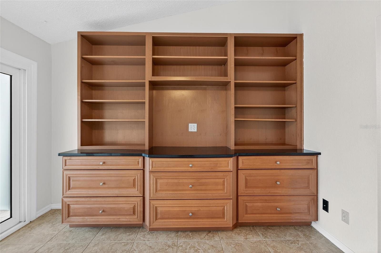 Image 29 of 58 For 9558 Tara Cay Court 21