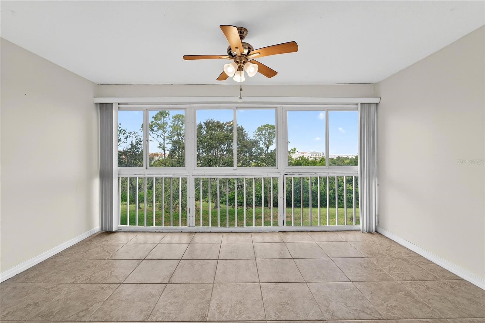 Image 31 of 58 For 9558 Tara Cay Court 21