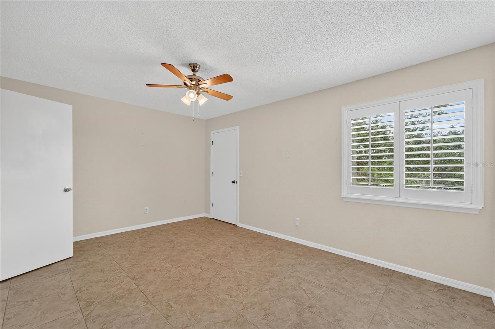 Image 38 of 58 For 9558 Tara Cay Court 21