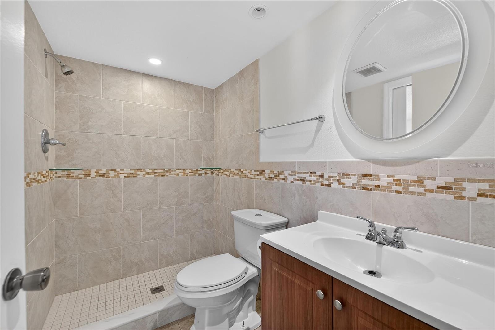 Image 40 of 58 For 9558 Tara Cay Court 21