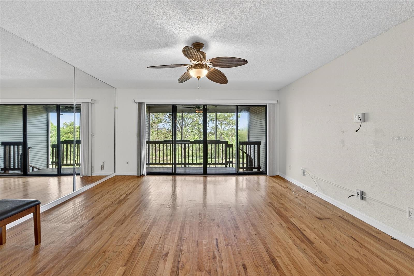 Image 7 of 58 For 9558 Tara Cay Court 21