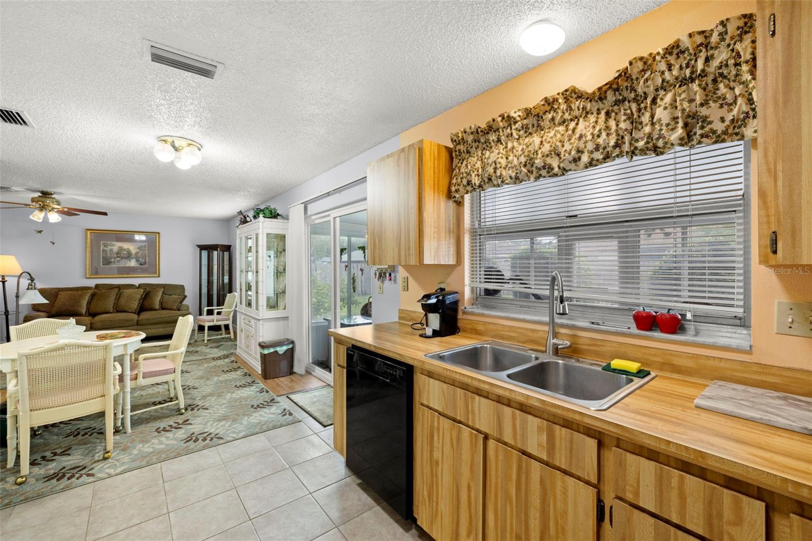Image 10 of 25 For 4706 Cypress Tree Drive
