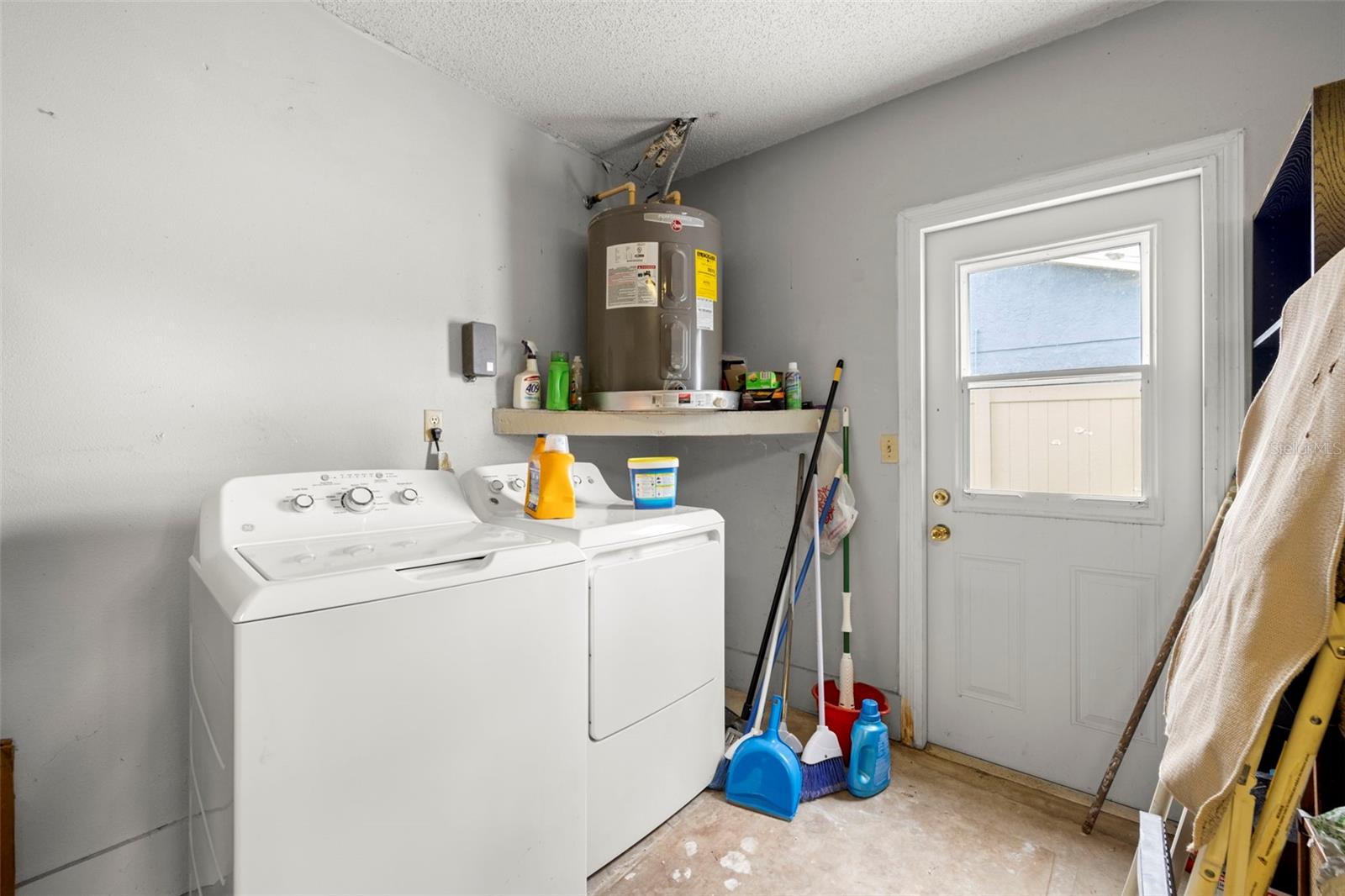Image 20 of 25 For 4706 Cypress Tree Drive