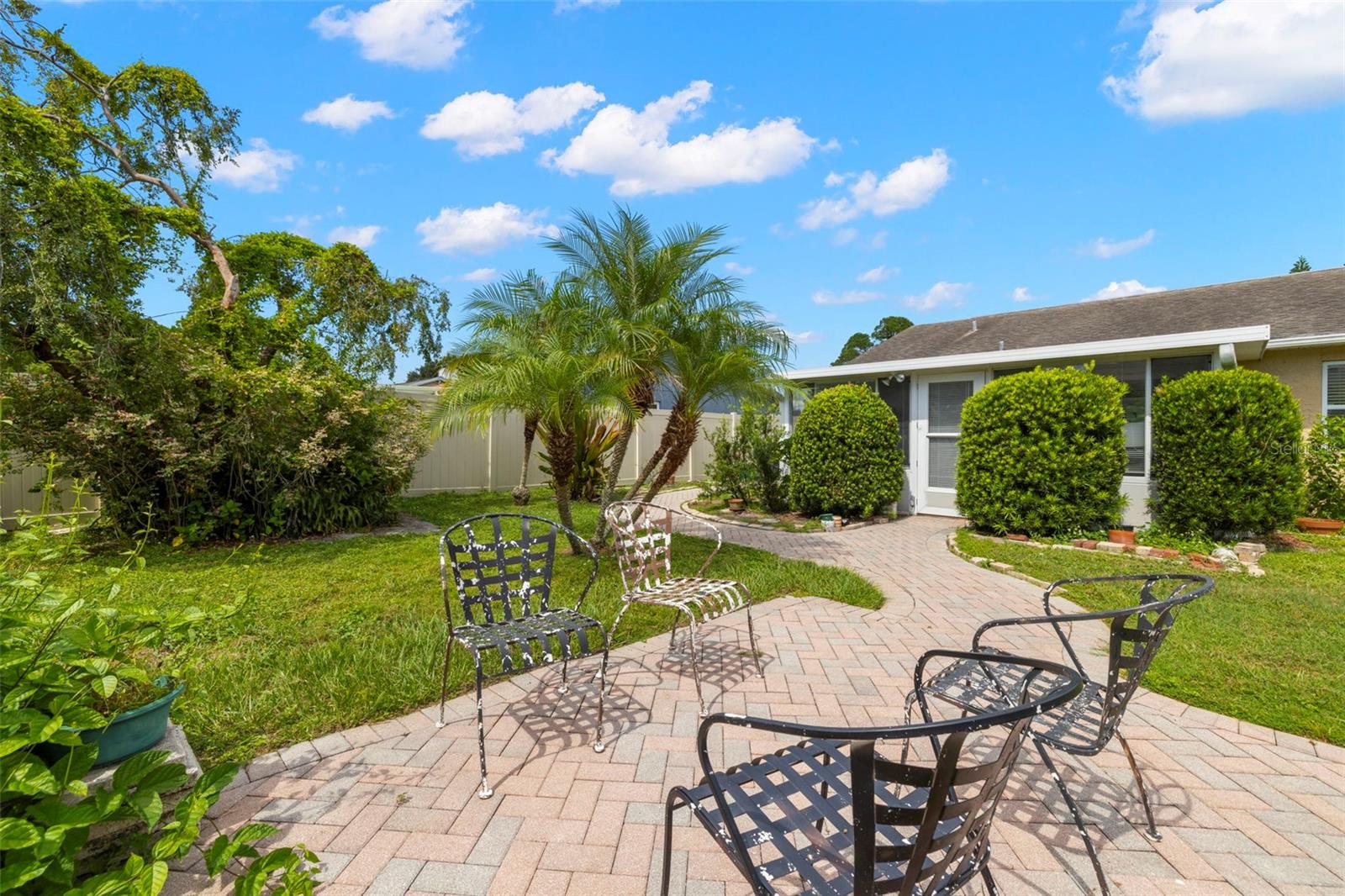 Image 23 of 25 For 4706 Cypress Tree Drive