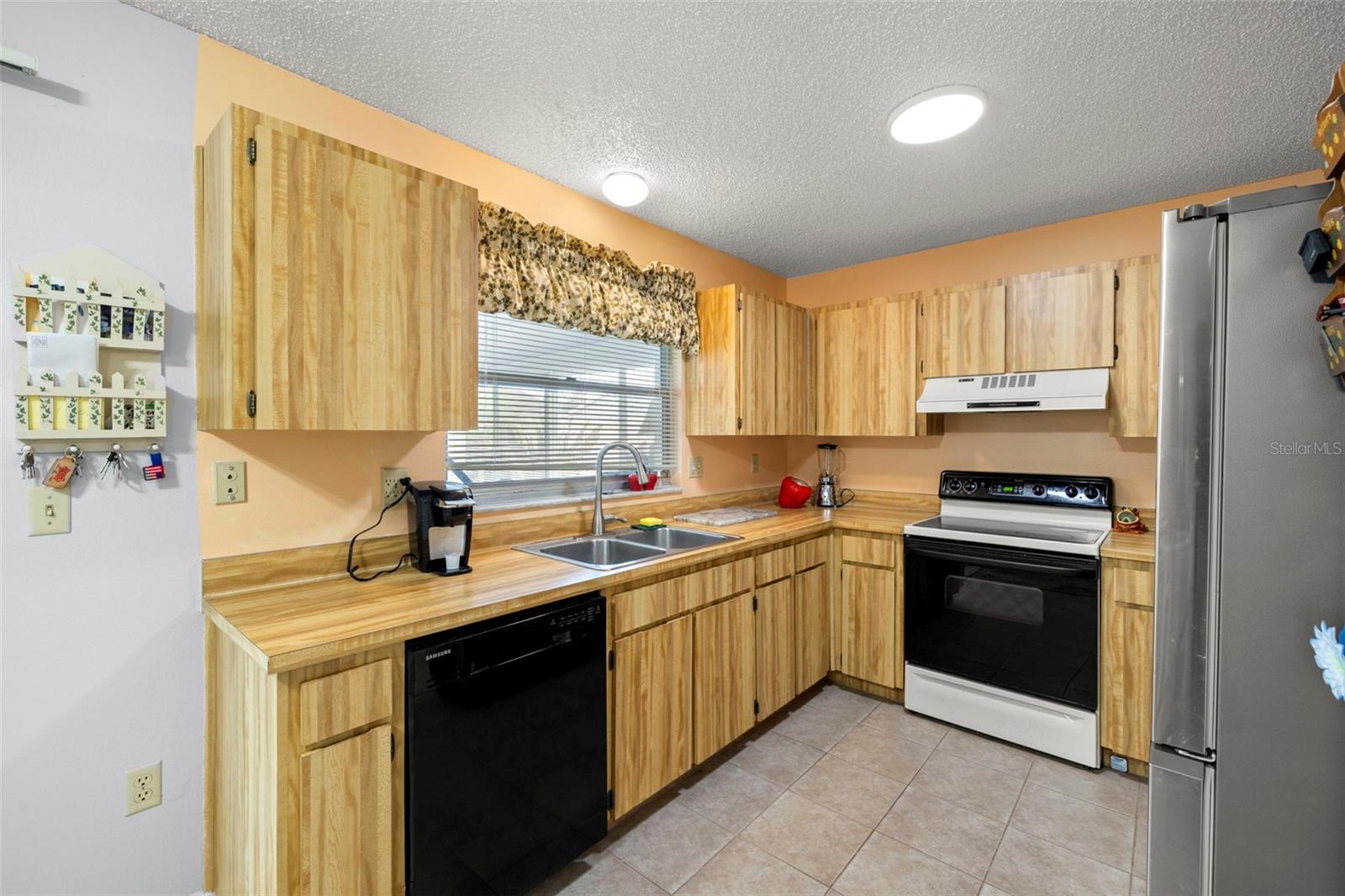 Image 8 of 25 For 4706 Cypress Tree Drive