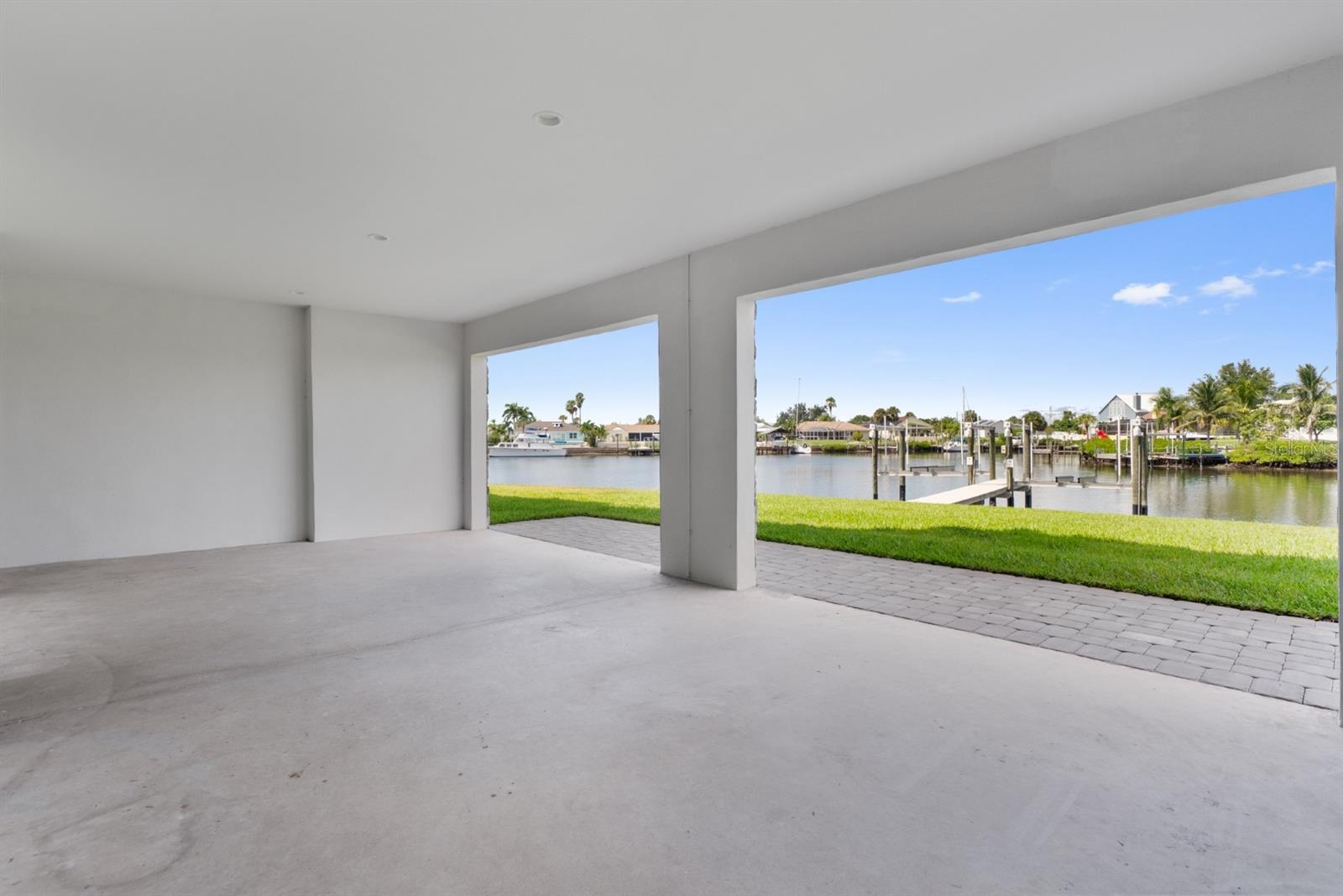 Image 3 of 43 For 775 Gran Kaymen Way