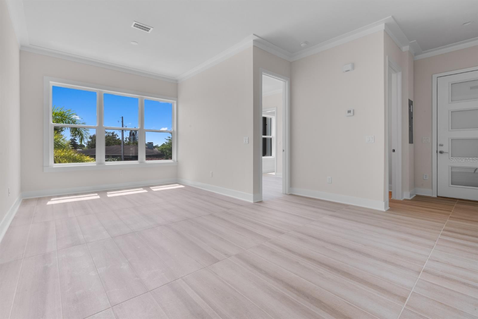 Image 5 of 43 For 775 Gran Kaymen Way