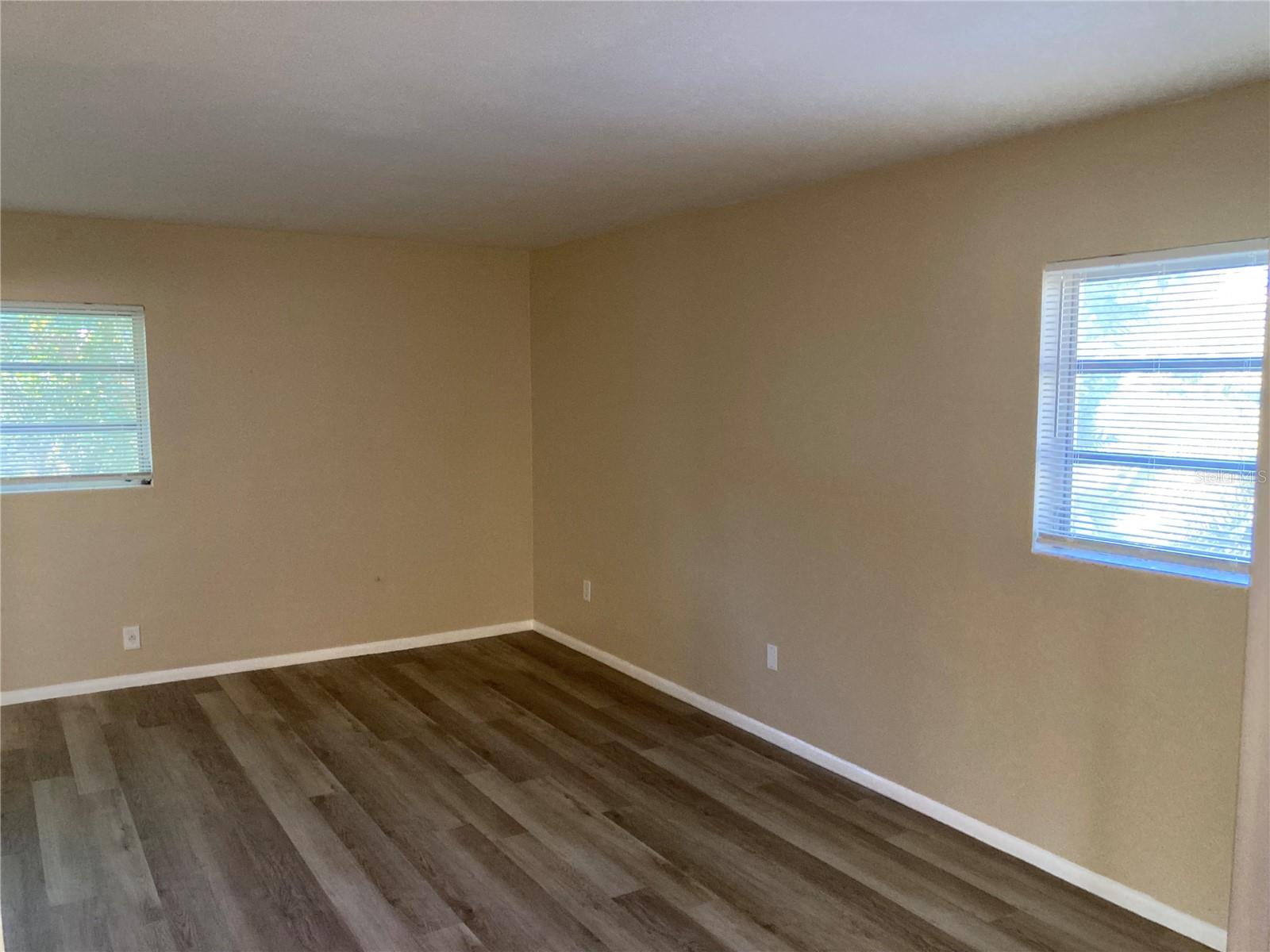 Image 11 of 37 For 1194 Porter Drive