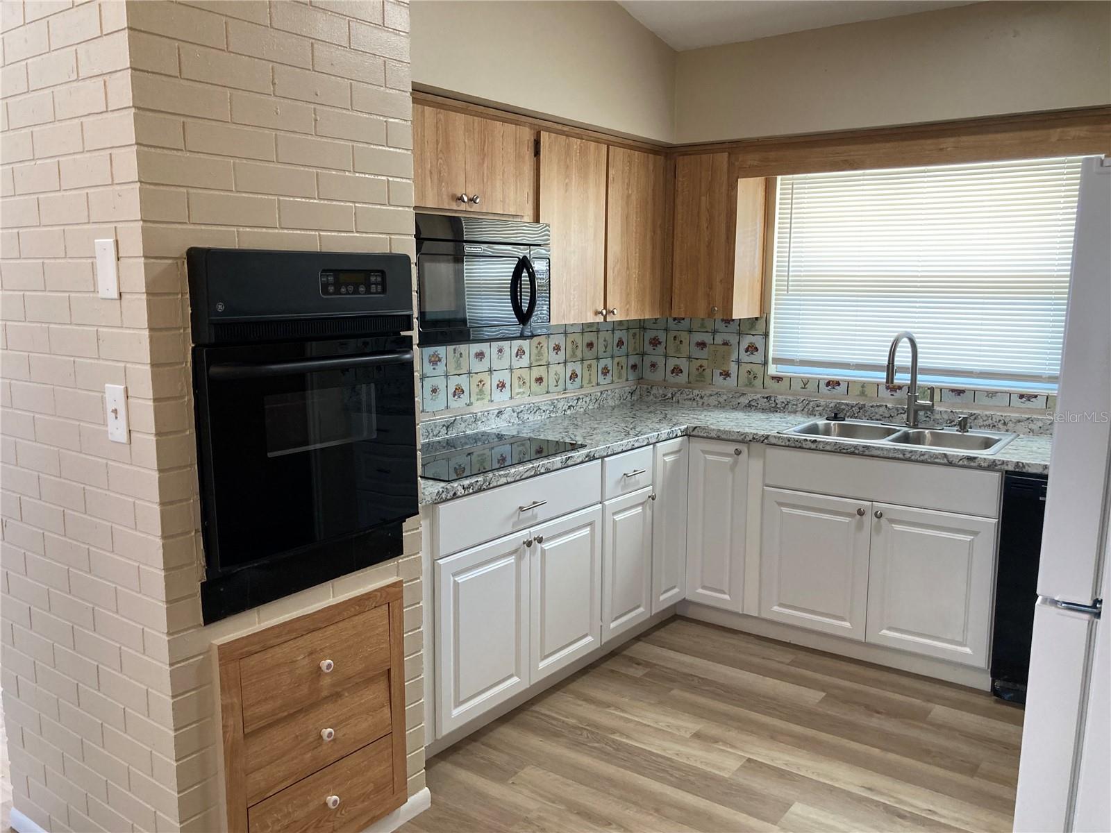 Image 16 of 37 For 1194 Porter Drive