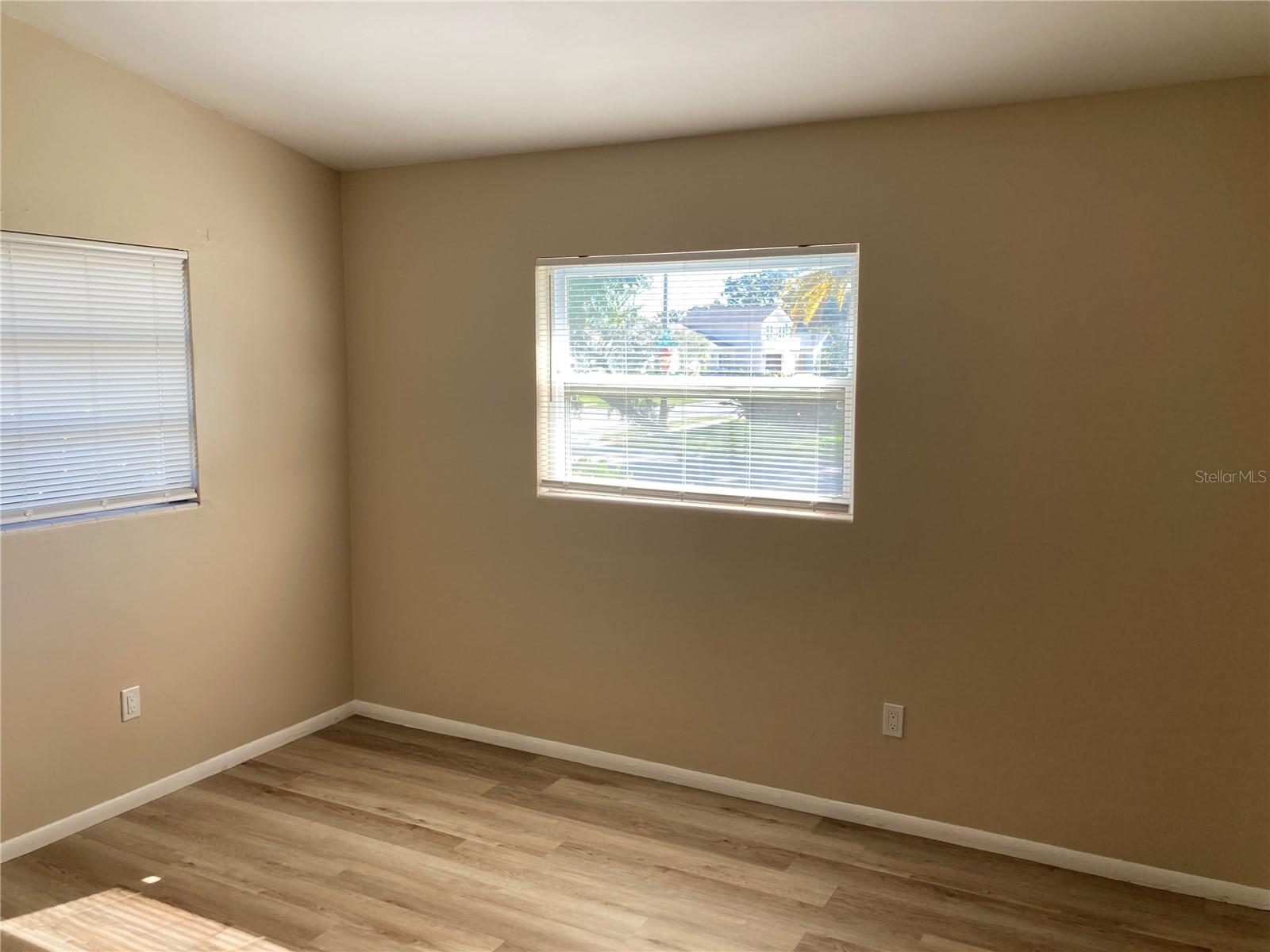 Image 19 of 37 For 1194 Porter Drive