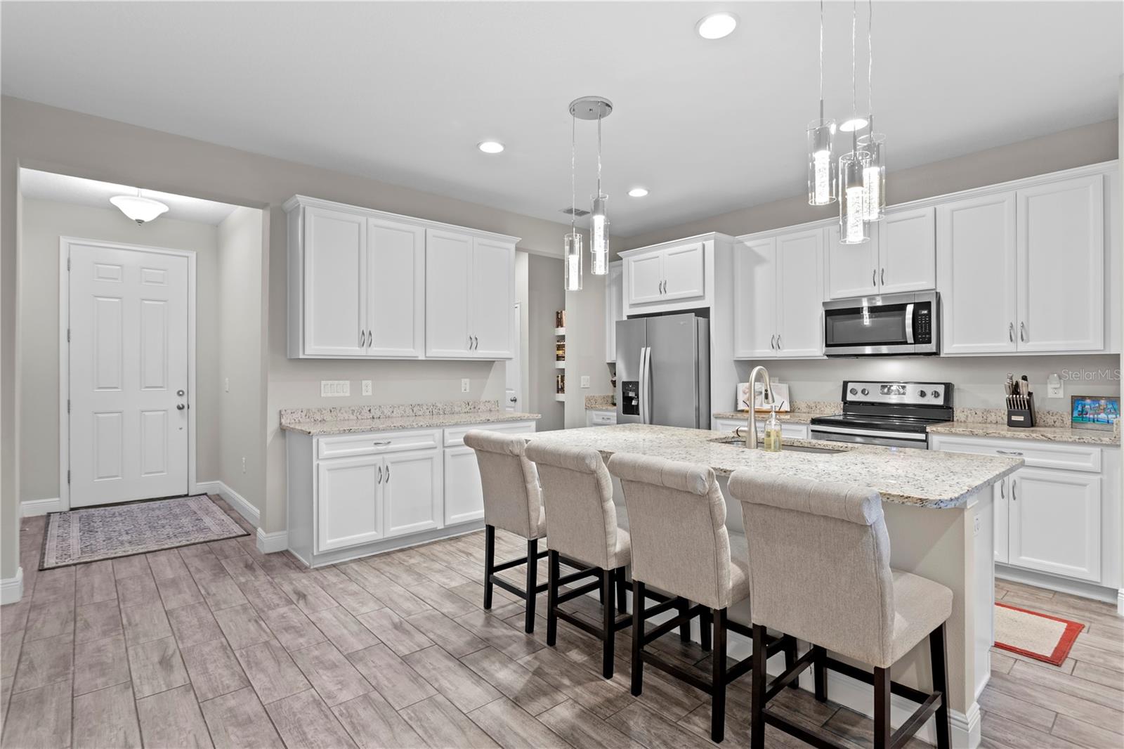 Listing photo id 2 for 17812 Althea Blue Place