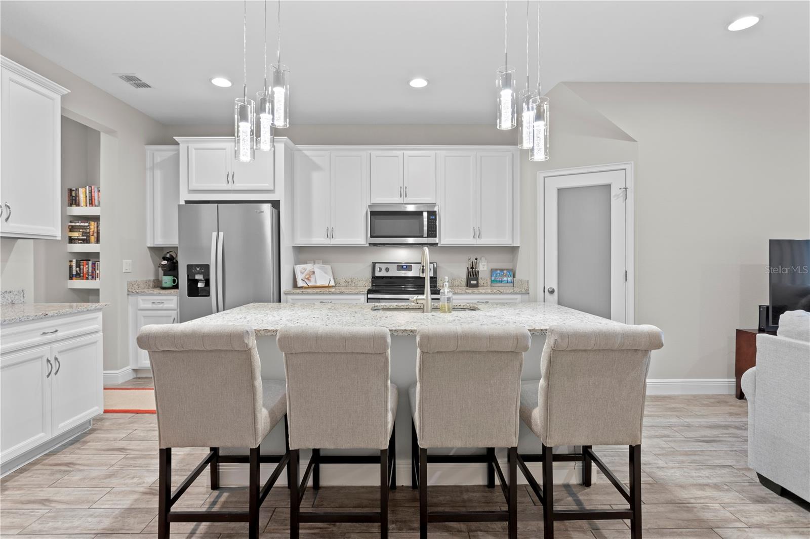 Listing photo id 3 for 17812 Althea Blue Place
