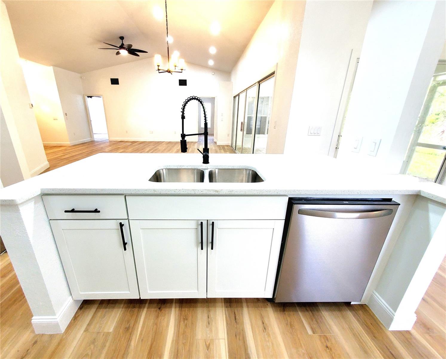 Listing photo id 11 for 1517 Morning Rose Place