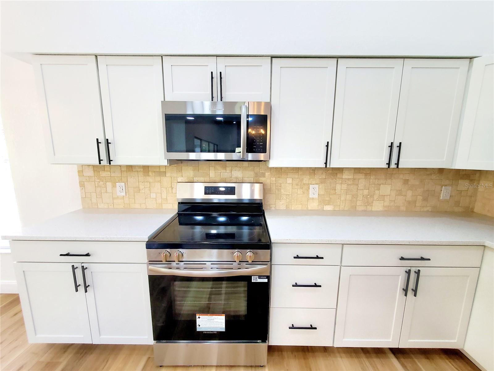 Listing photo id 13 for 1517 Morning Rose Place