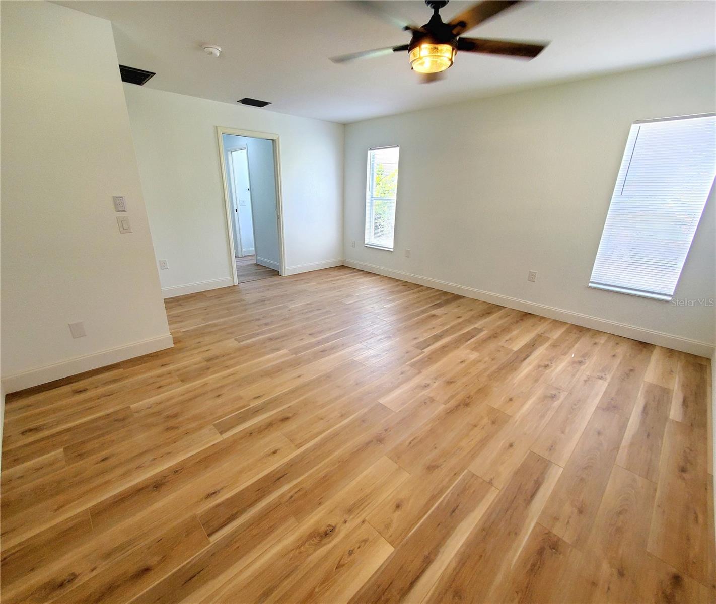 Listing photo id 19 for 1517 Morning Rose Place