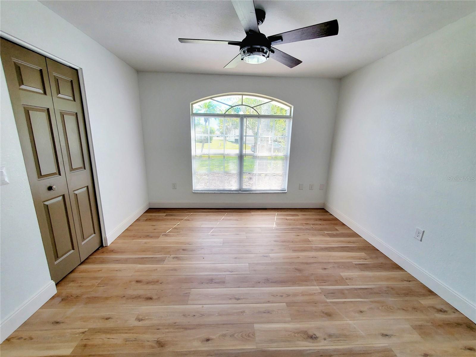 Listing photo id 28 for 1517 Morning Rose Place