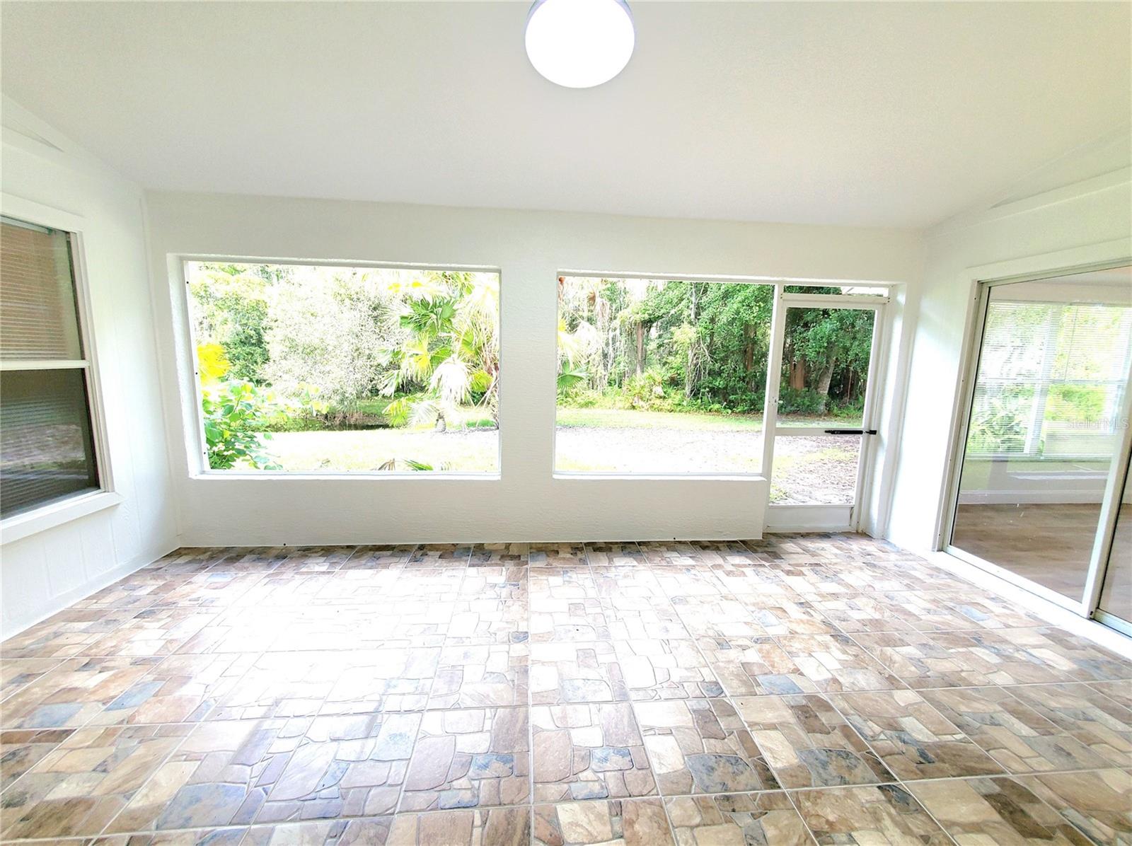 Listing photo id 38 for 1517 Morning Rose Place