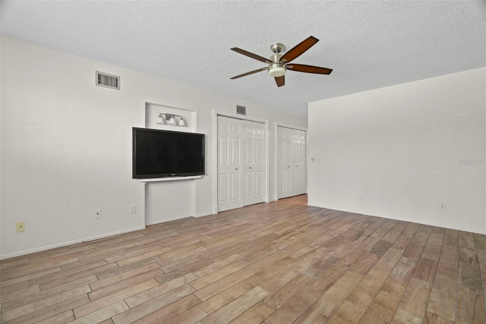 Image 17 of 33 For 2440 World Parkway Boulevard 16
