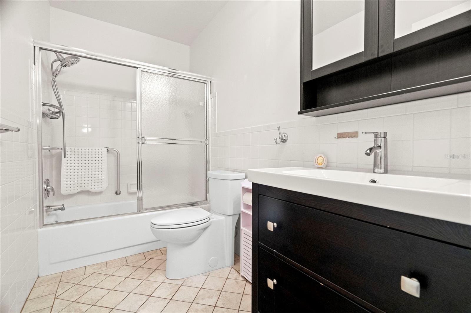 Image 21 of 33 For 2440 World Parkway Boulevard 16