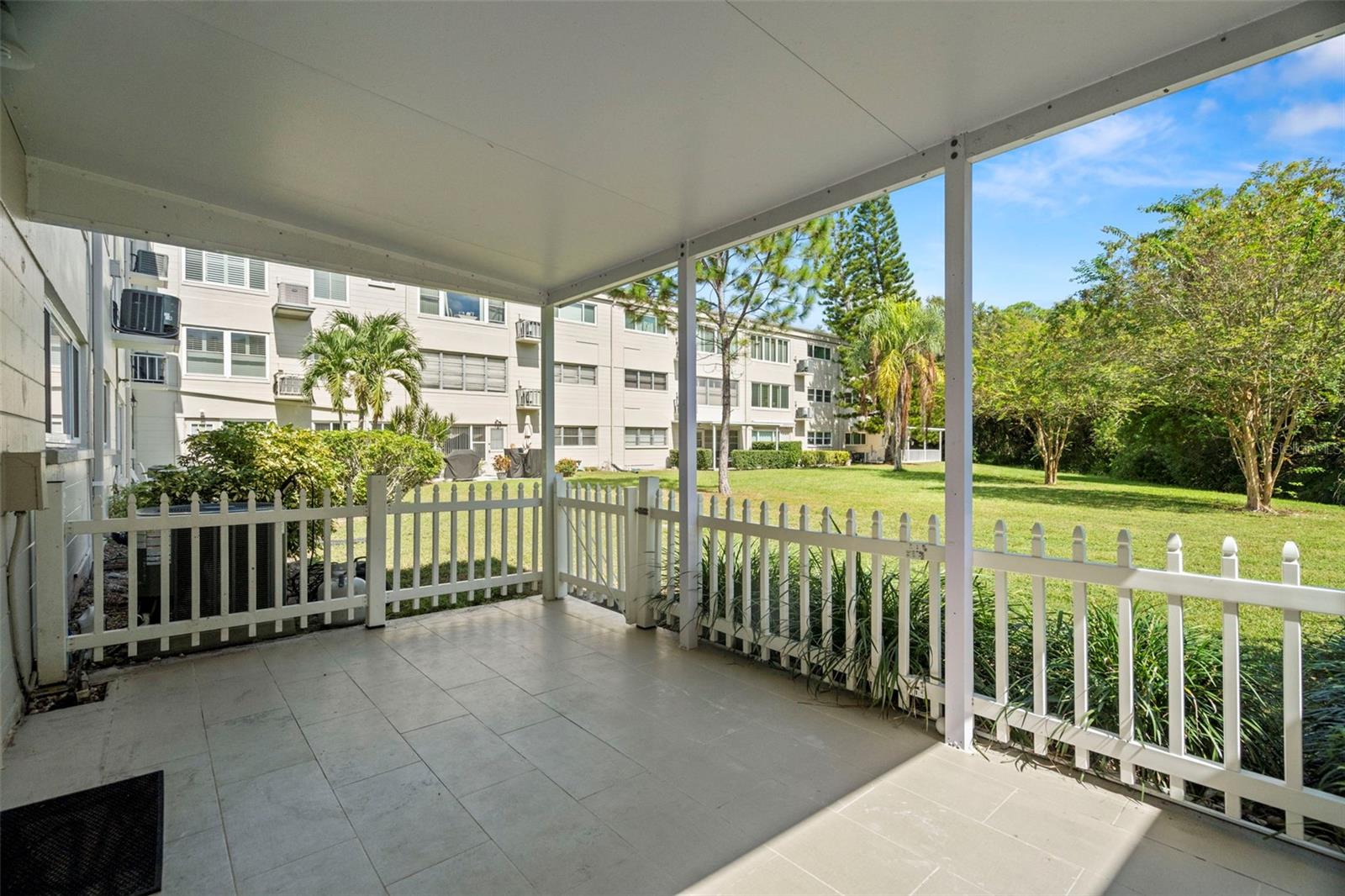 Image 22 of 33 For 2440 World Parkway Boulevard 16