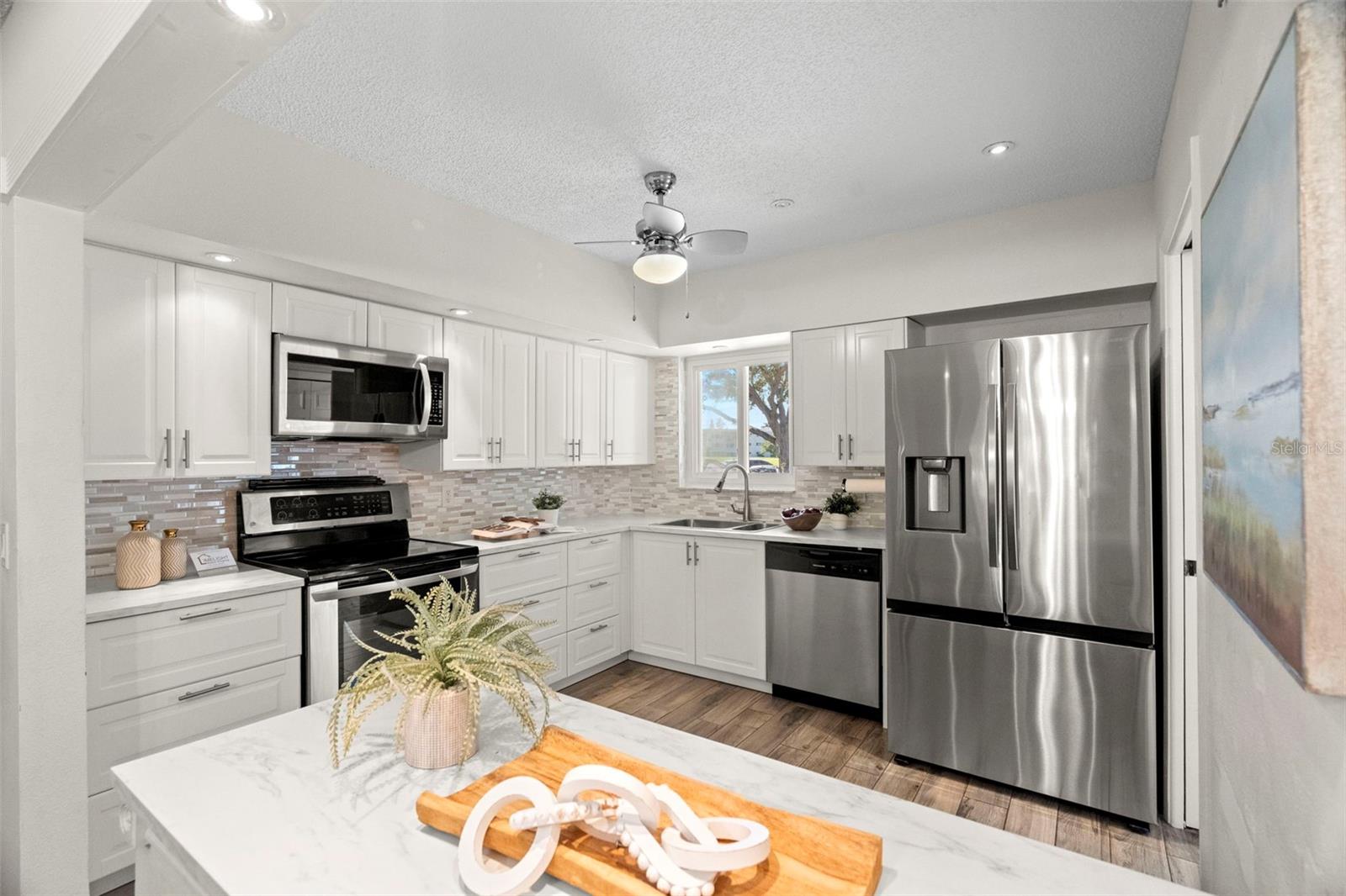 Image 7 of 33 For 2440 World Parkway Boulevard 16