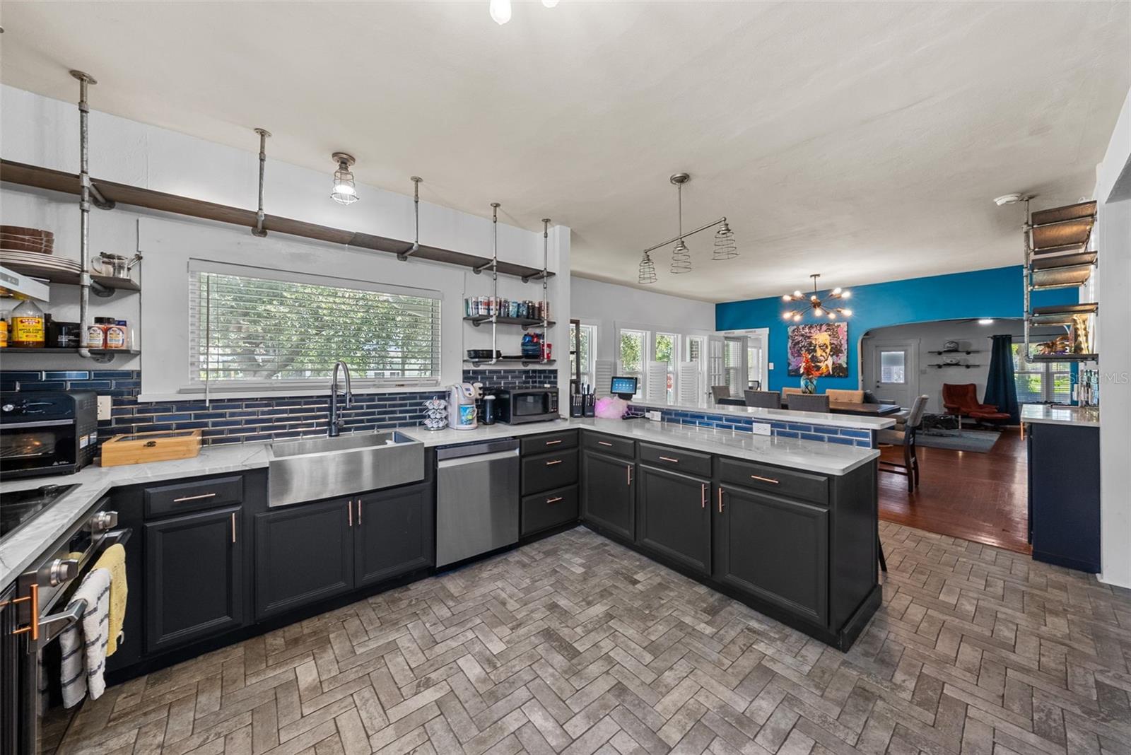 Image 14 of 67 For 1207 9th Avenue N