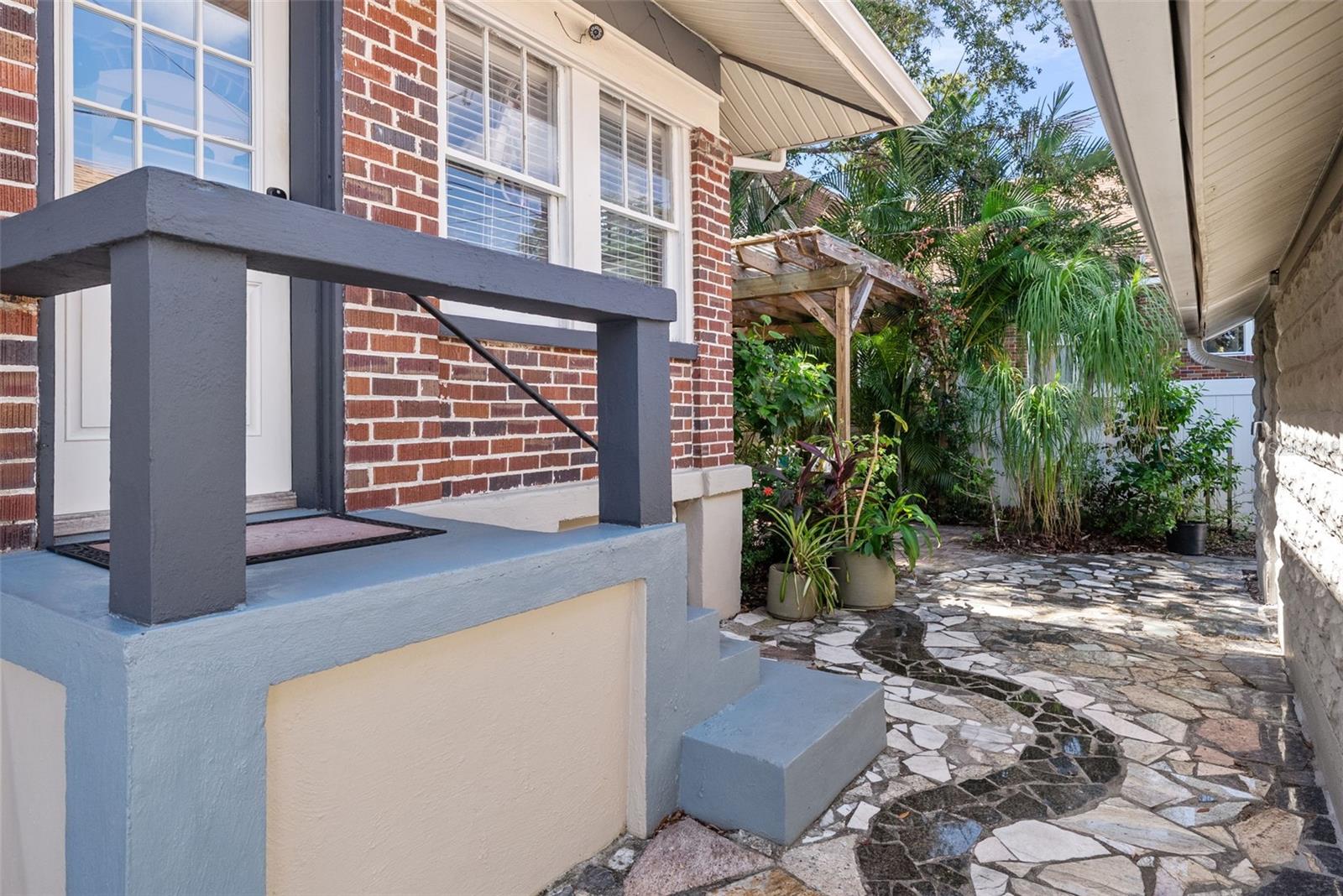 Image 41 of 67 For 1207 9th Avenue N