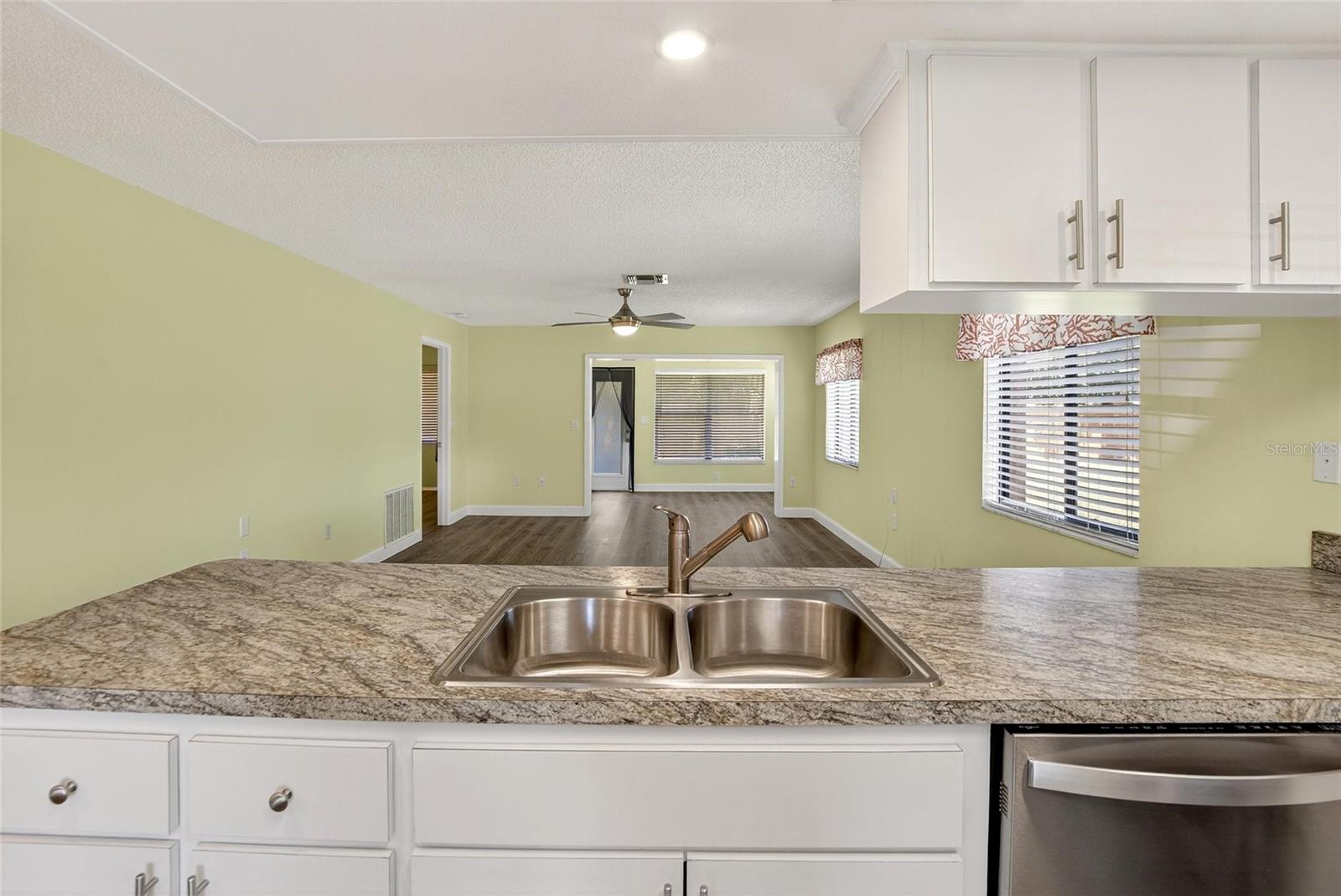 Image 15 of 54 For 7321 Greystone Drive 0