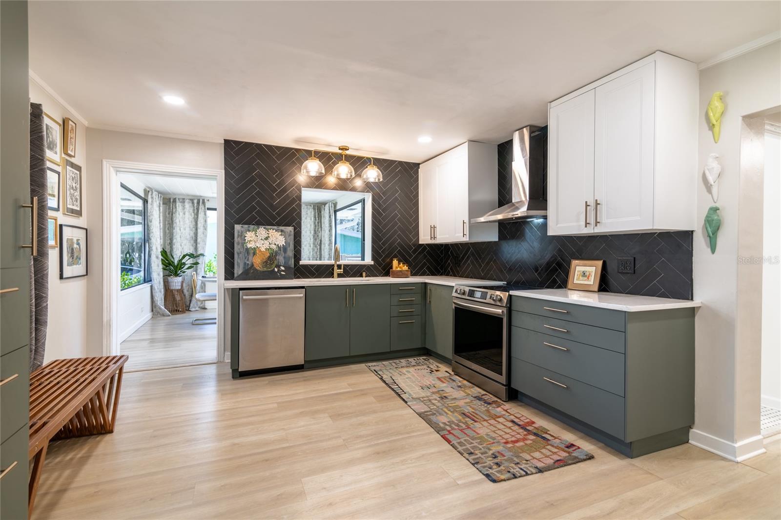 Image 13 of 58 For 6138 11th Avenue S